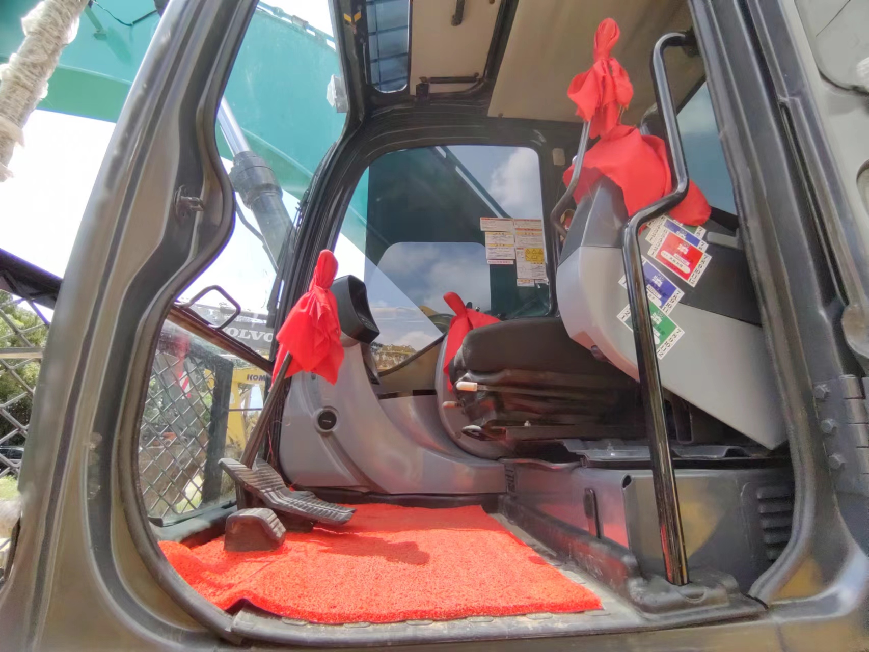 SK200 Kobelco Used SK200D-8 Excavator with Original 114 KW Engine in Good Condition