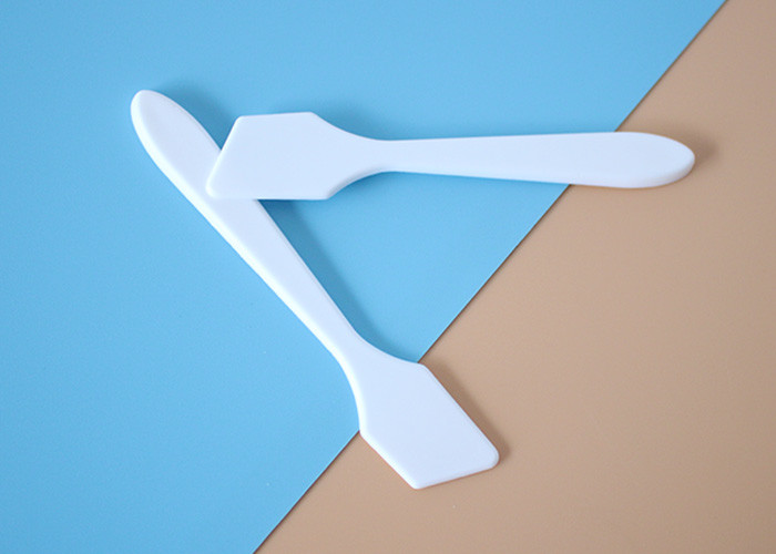 SGS Length 81.8mm Latex Jar Plastic Cosmetic Spatula