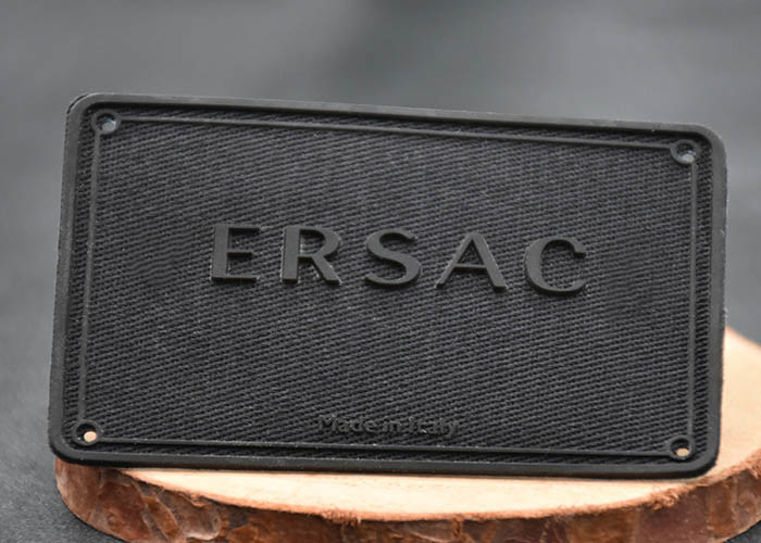 Twill Woven Fabric Heat Transfer Labels Customised With Printed Silicone Logos