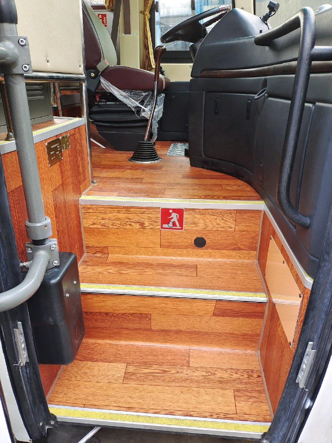 38Seats New Tour Bus Sunlong Brand SLK6903 Airbag Chassis 2020 Euro6 New Coach Bus Low Kilometer Yuchai Rear Engine