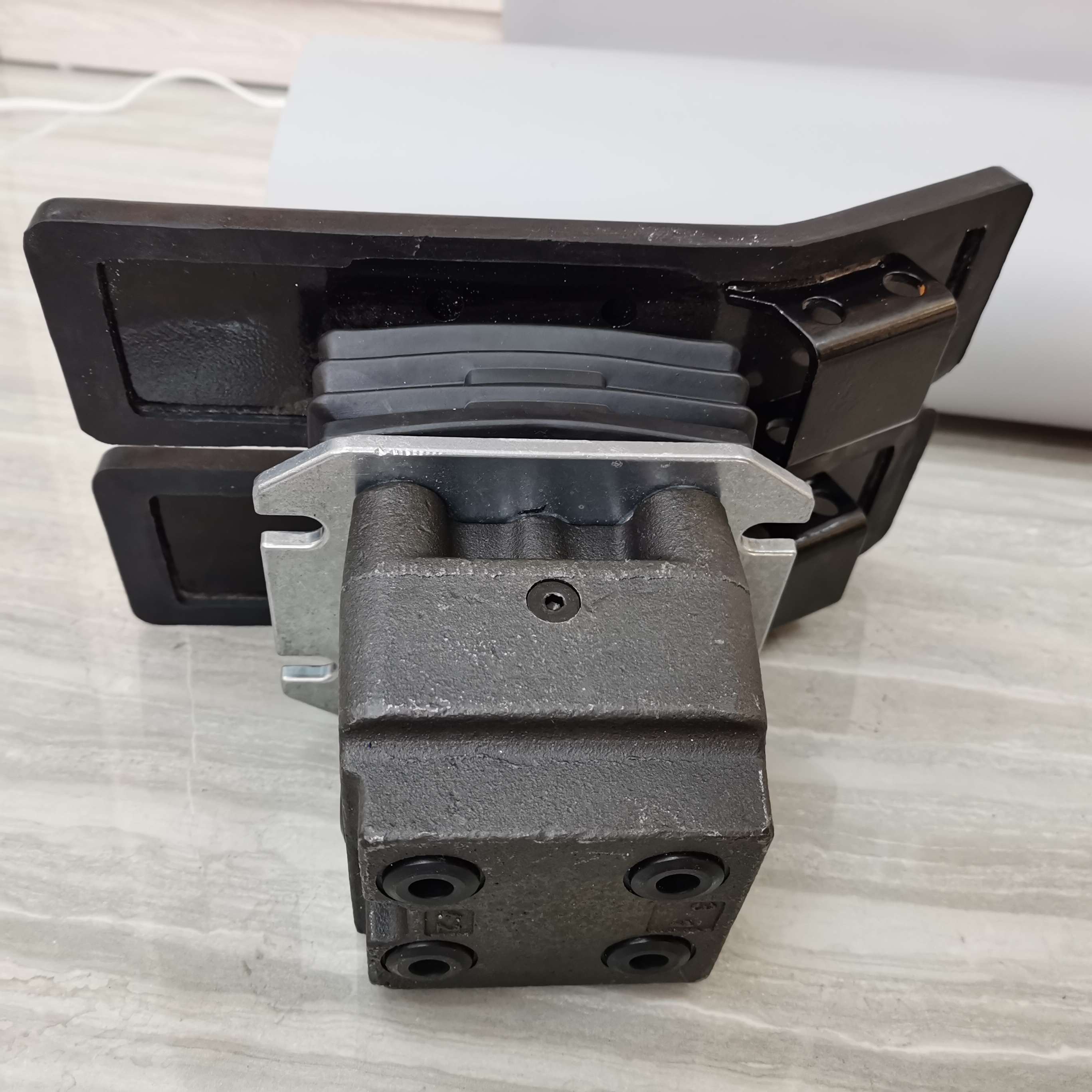 2021 Excavator Parts Clapet De Pied Foot Wook For Excavatrice