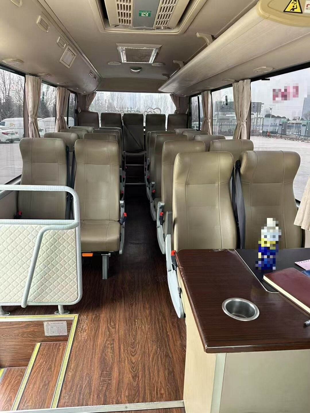 Mid-Size ZK6792D51 Used Bus 25 Seating Capacity 6-Speed Gearbox Extended Sunken Rear Luggage Bay