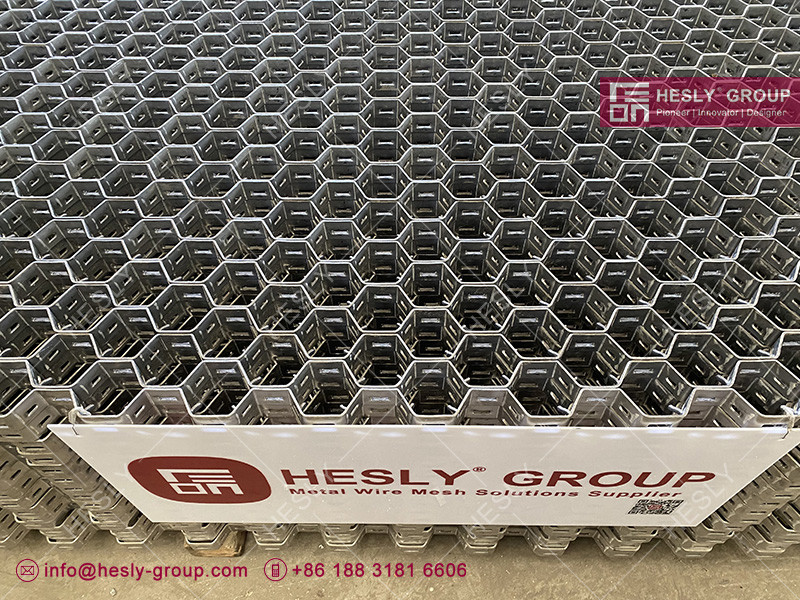 HESLY™ clinched, rectangular bar, AISI310s with protruding lances | 3'X10' |