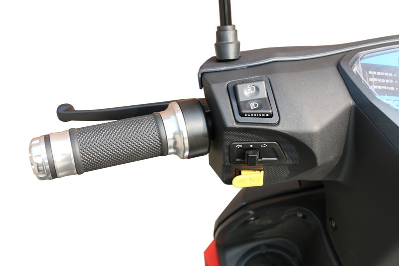 2018 Popular Fashion Style 60V 32AH 800W E Scooter Made for Comfort and Performance