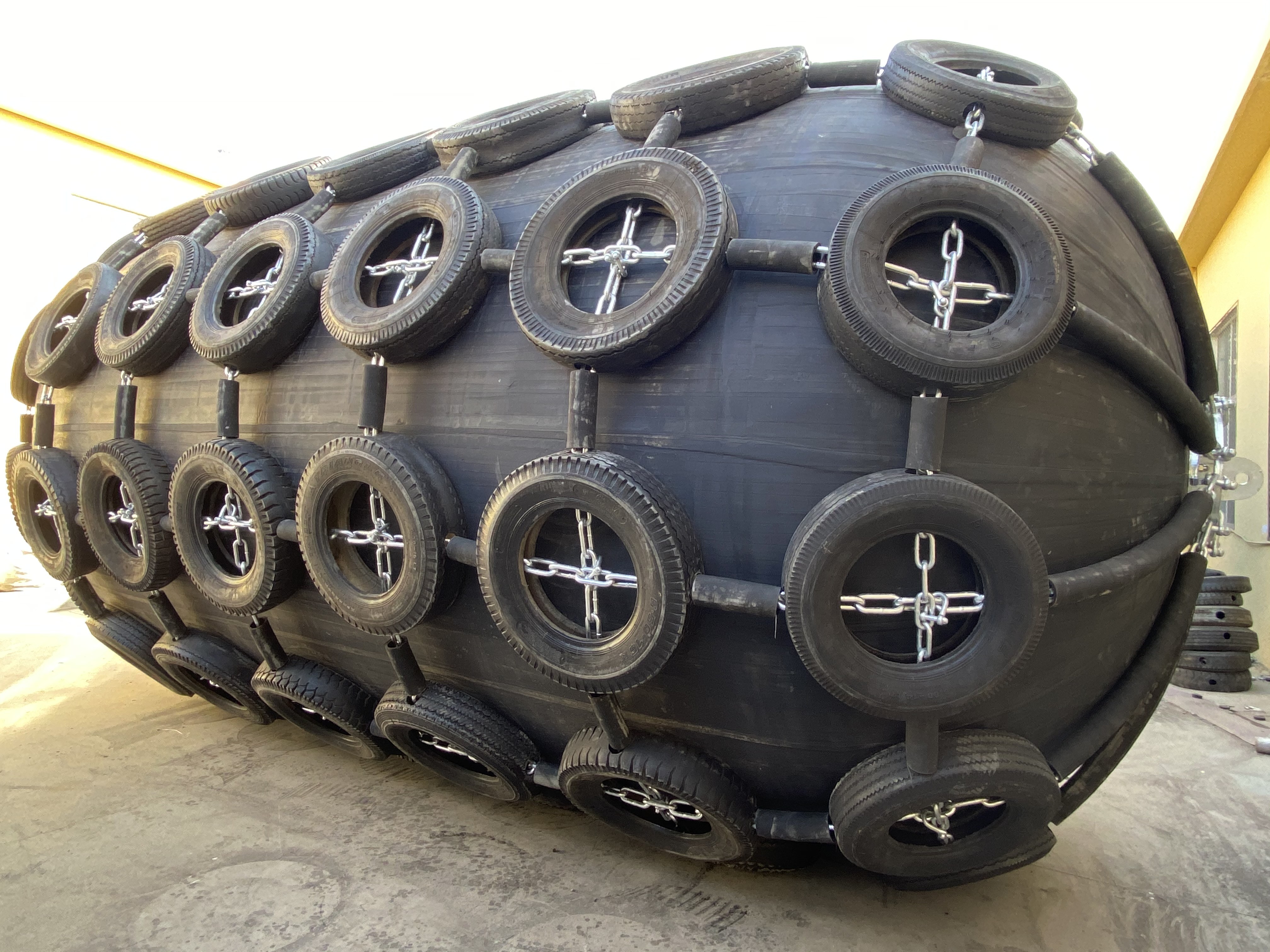 Customized Diameter And Length Pneumatic Rubber Fender With 10 Years Lifespan