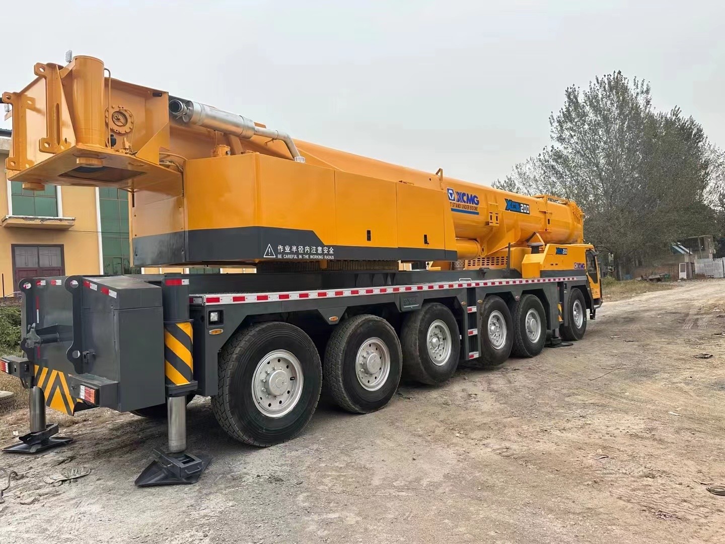 Chinese famous brand XCMG 25 Ton 30n TON 50 Ton 70 Ton 100 ton 130 TON 200 TON mobile truck crane for sale