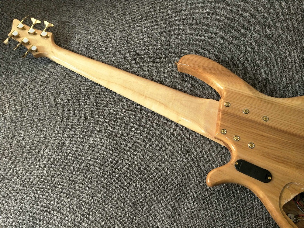 6 Strings Electric Bass Guitar Maple Body Active pickups Bass Guitar Music instruments