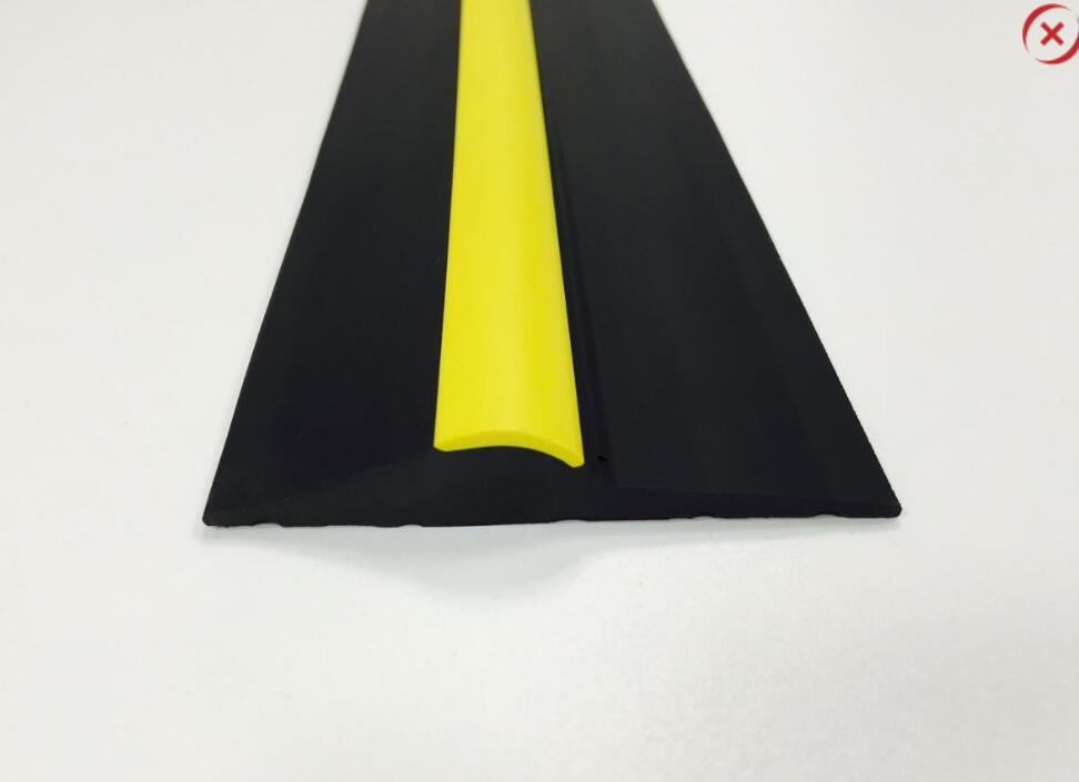 Professional Cutting Garage Door Threshold Ramp Rubber Bottom Weather Seal Strip