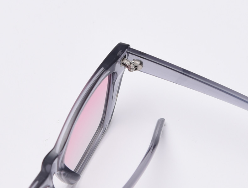 Fashion Trendy Women Sunglasses TR90 145MM Cat Eye On Round Face