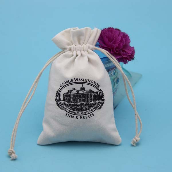 White Fabric Drawstring Bag , Durable Small Candy Bag With Drawstring Cord