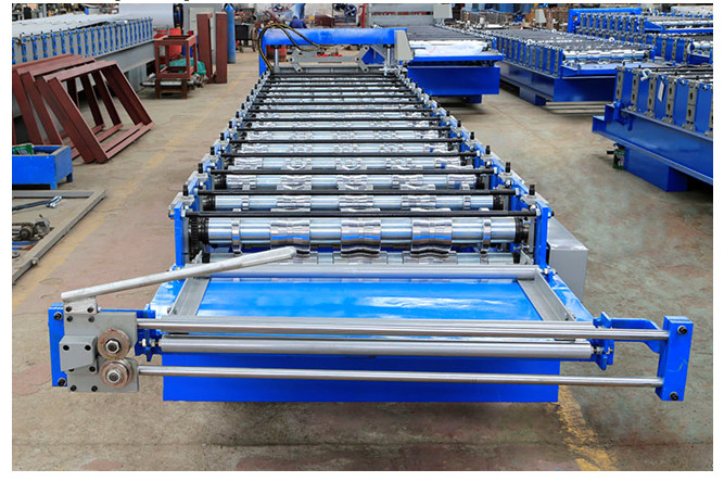 5.5KW Thickness 0.4mm Metal Roof Panel Machine
