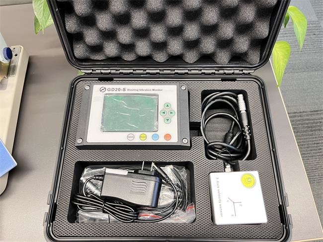 Blasting Vibration Monitoring Equipment Ground Vibration Monitor 35cm / S