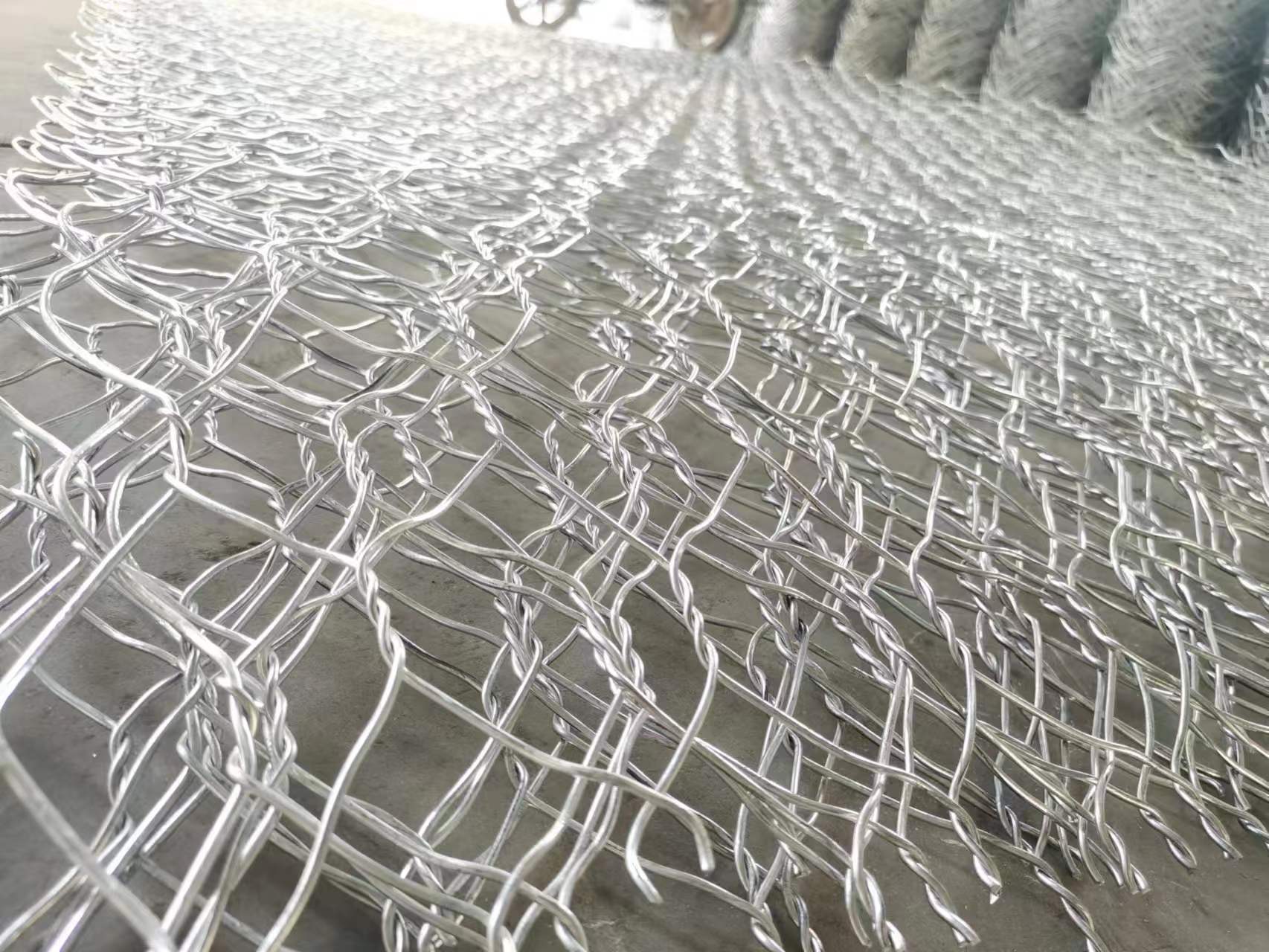 Tray + Plastic Film Gabion Fence System Galvanized Basket Stone Cages