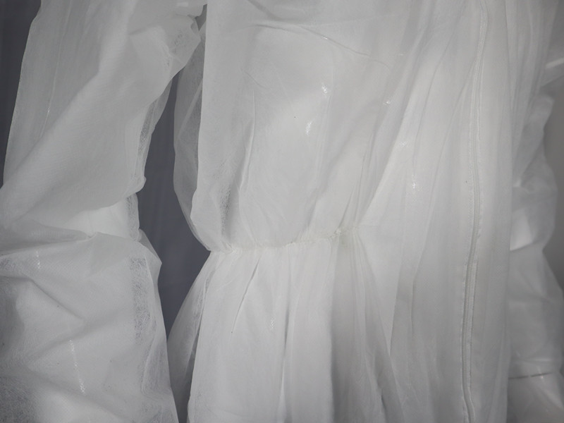 Disposable PP Coverall Single Layer Nonwoven Full Coverage Moderate Protection Low Cost Front Zipper with Hood