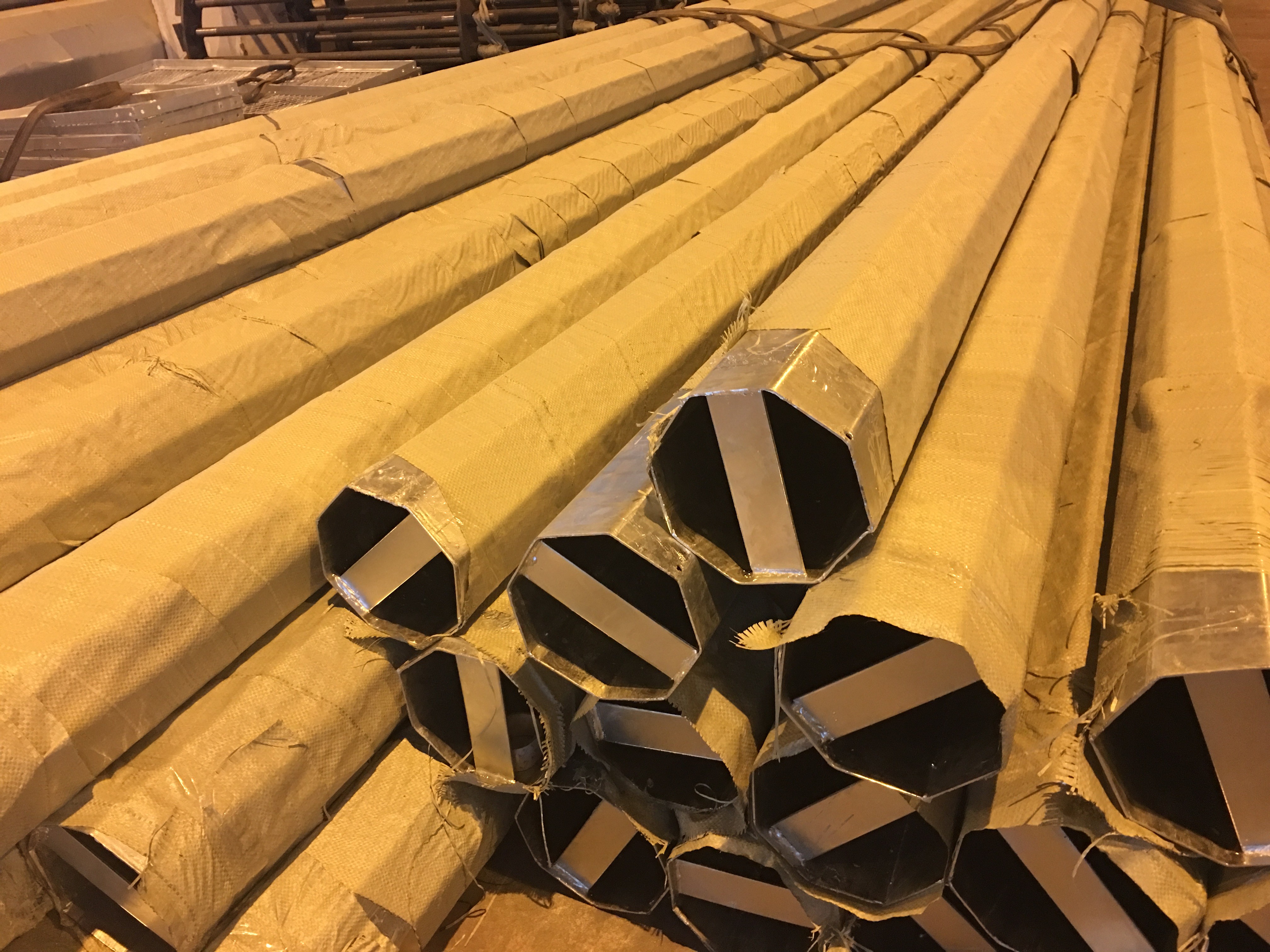 Minimum Yield Strength 345 MPA Steel Conical Steel Utility Poles 25m Electrical Power Pole