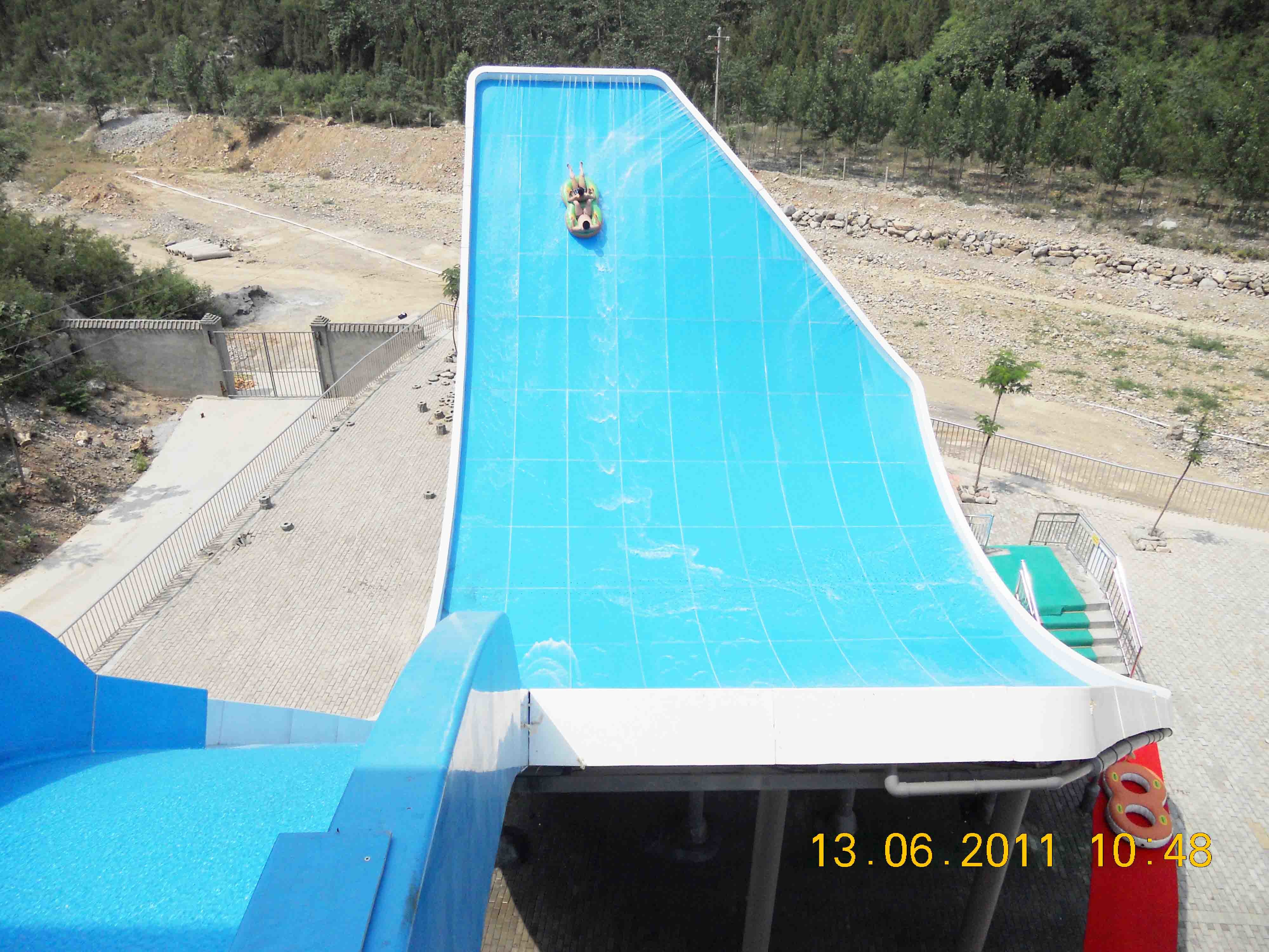 Customized Fiberglass Water Park Equipment / Adult Water Slide With Two Person Riding Swing