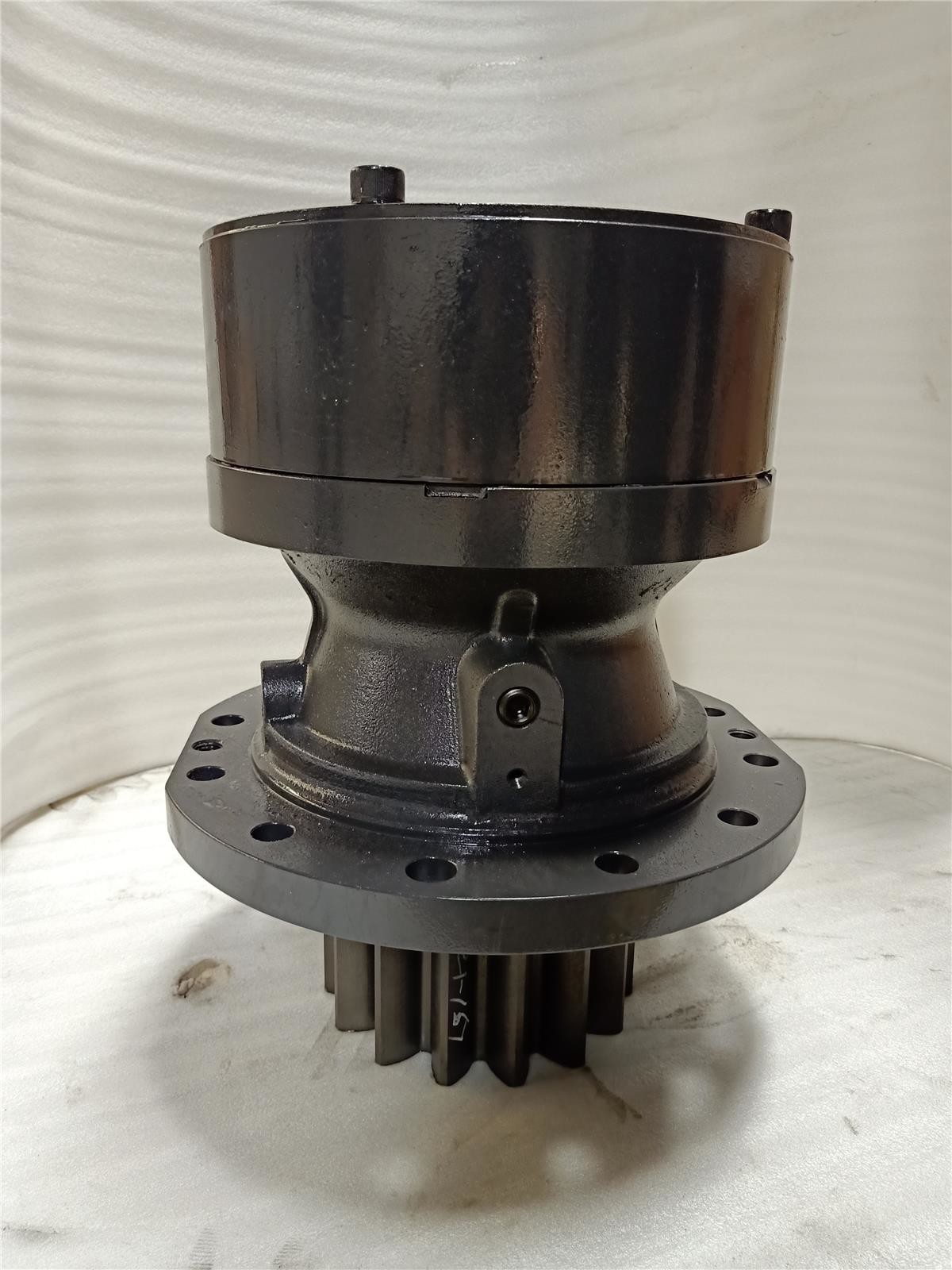 Excavator Spare Parts R450-7 Swing Reduction Gear Swing Gearbox 31NB-11150