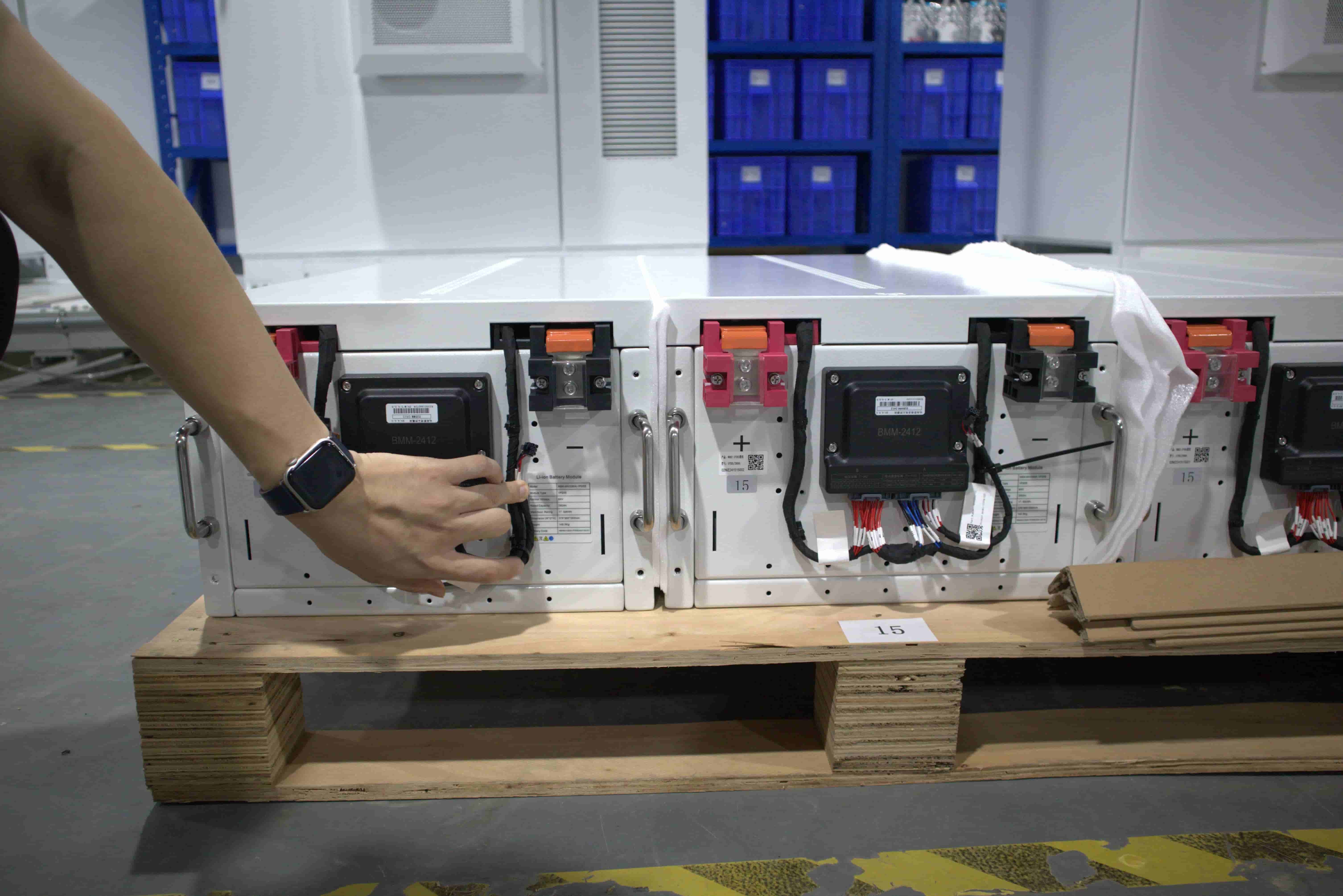 IP55 50KW Industrial Energy Storage Solutions AC 400V 107.52KWH - 125.44KWH