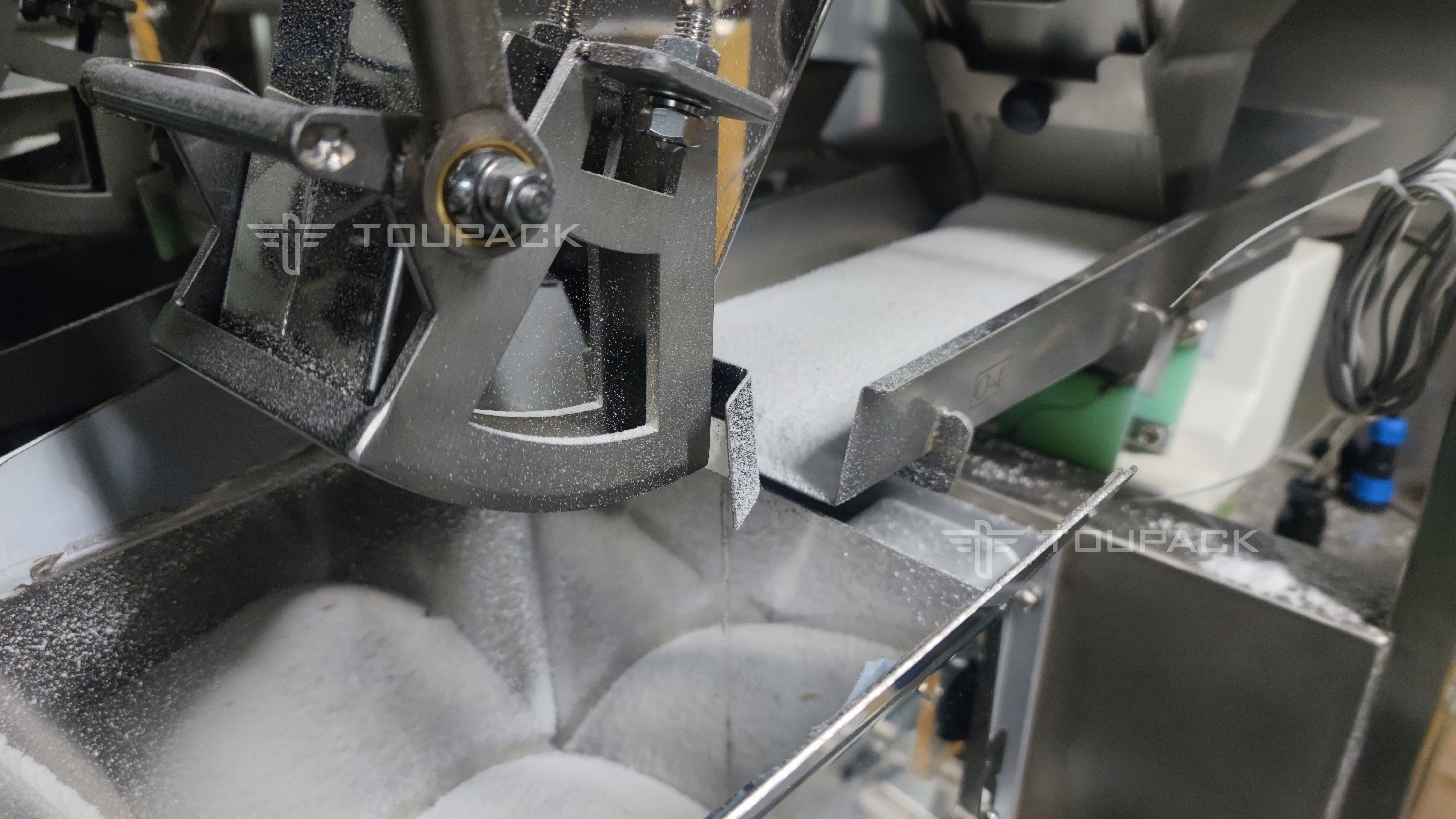 720 Big Bag Automatic Weighing Multihead Weigher For Washing Powder Filling Machine