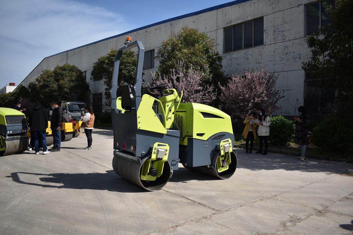 2T Hydraulic Diesel Tandem Road Roller Machine Trench Backfill