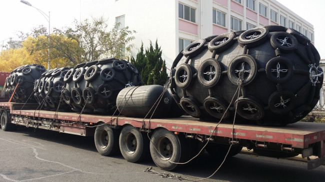 High Temperature Ship Rubber Fender Low Maintenance For Optimal Performance