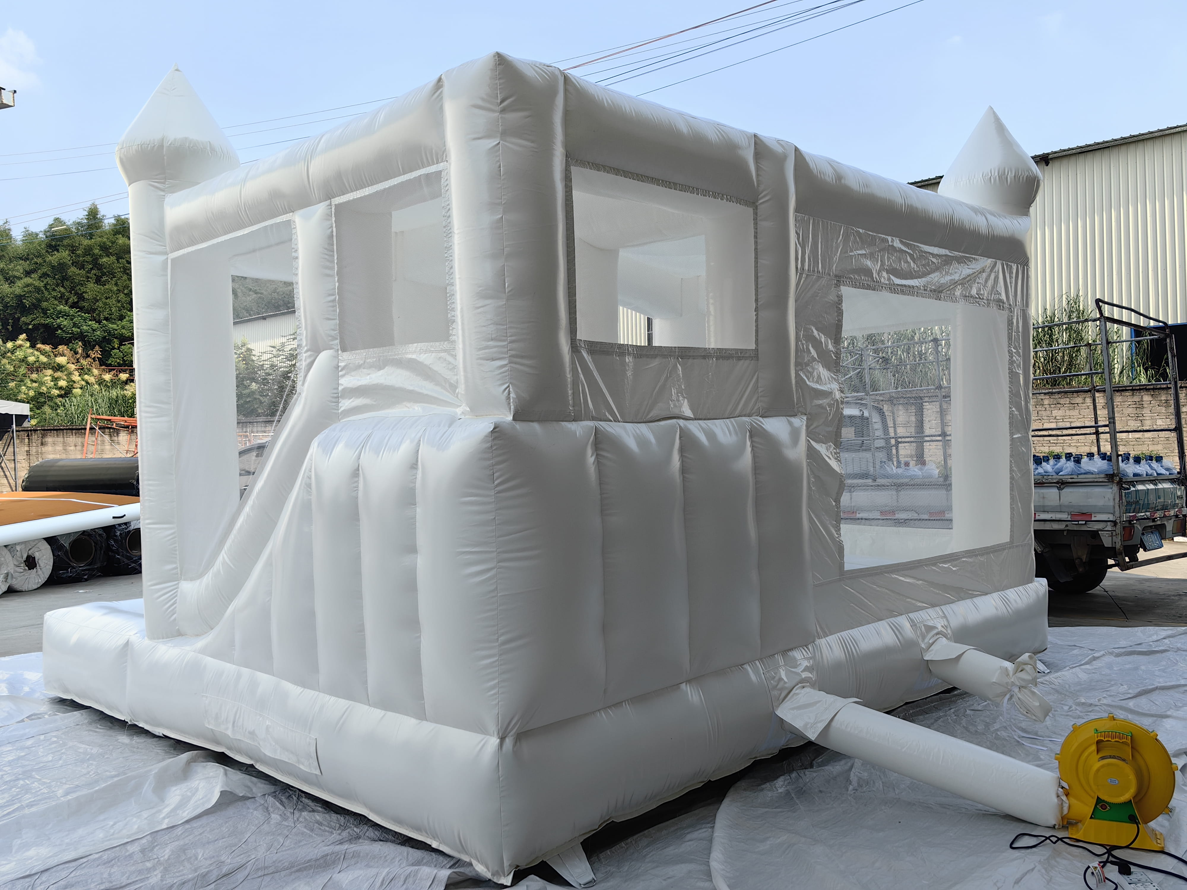 Oxford Cloth Inflatable Bubble House White Inflatable Bouncy Castle
