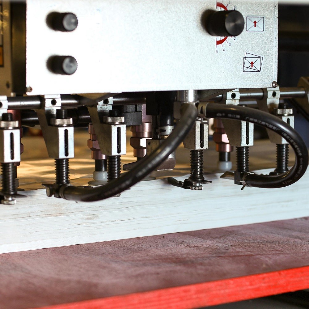 Electric Micro Embossing Machine , Automatic Sheet Feeding Paper Embossing