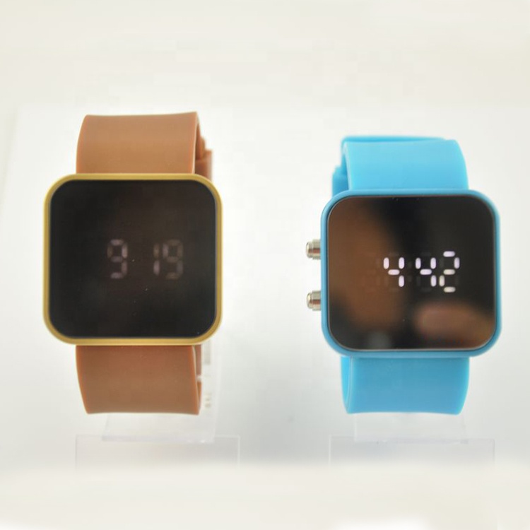 Fashion Quartz Smart Wrist Watch LED Style With Silicone Case Material