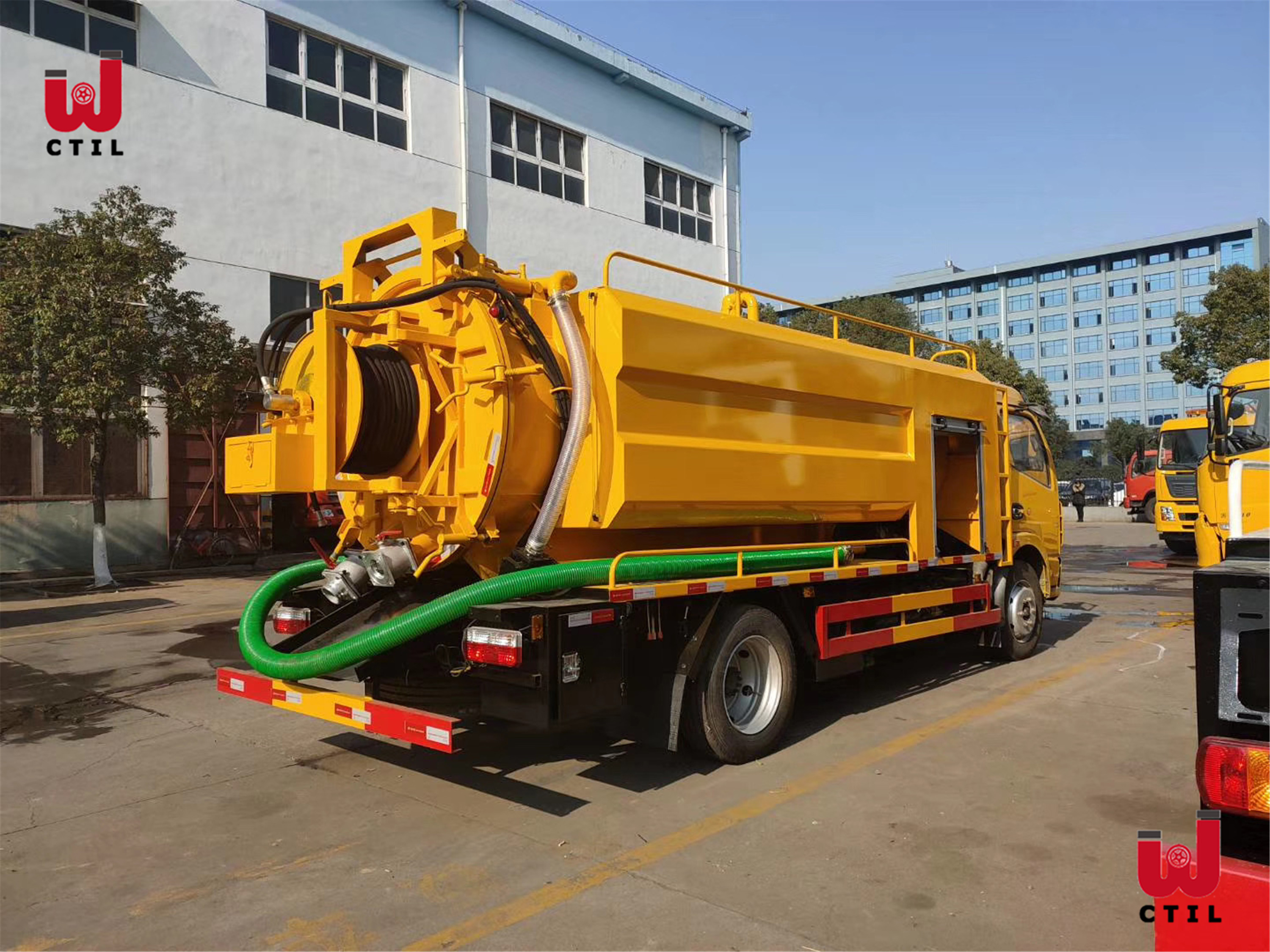 Multifunctional Cleaning 11t Sewer Suction Truck Sewage 4x2