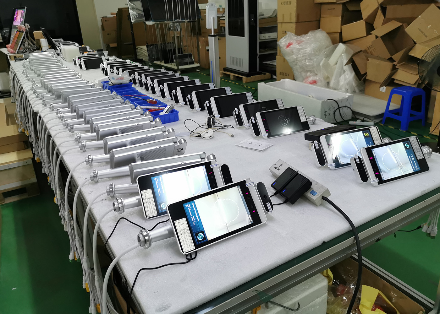 Capacitive Touch 200W Pixels Face Recognition access control system Temperature Measurement kiosk thermal scanner