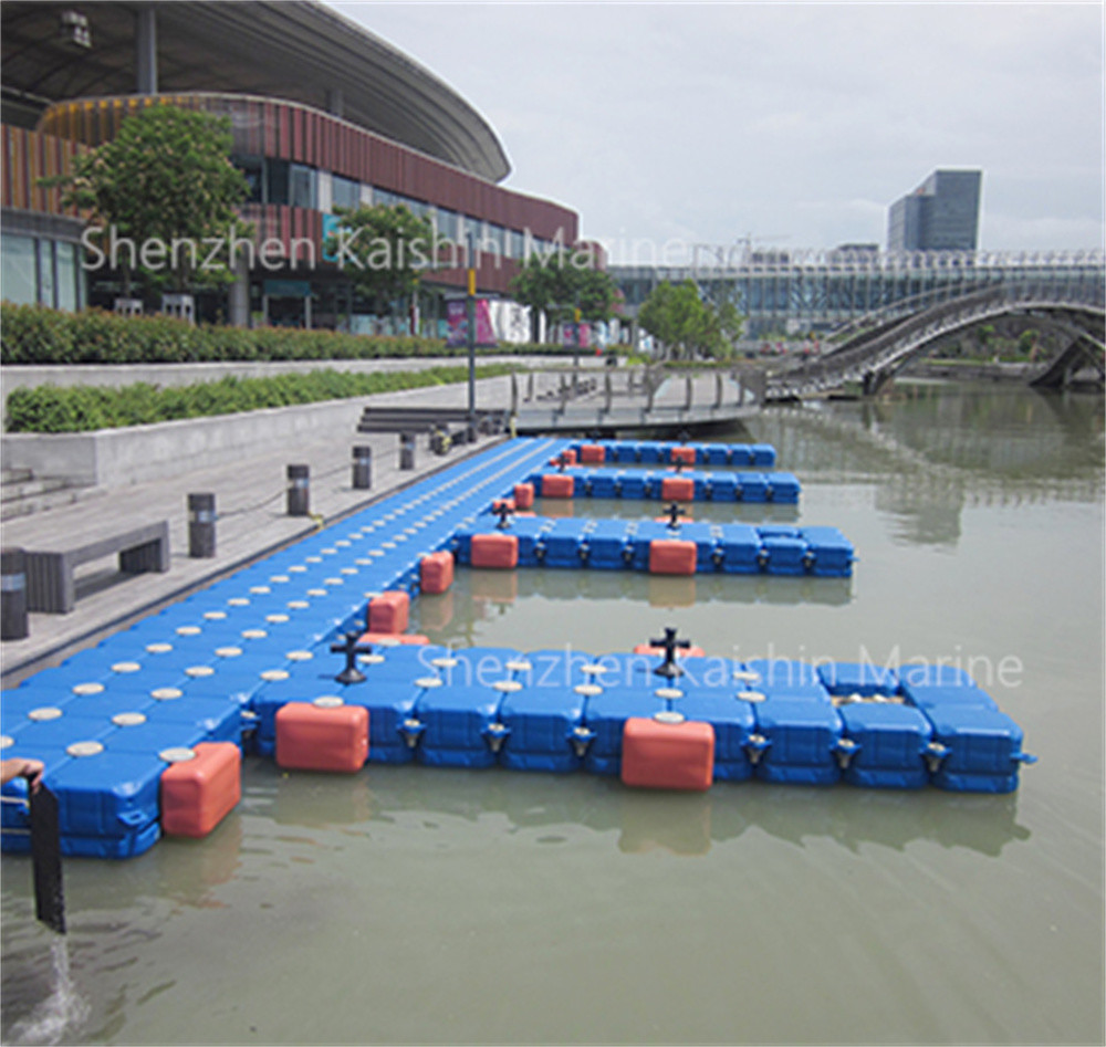 Water Boat Plastic HDPE Modular Floating Dock Cubes Pontoon Bridge Inflatable