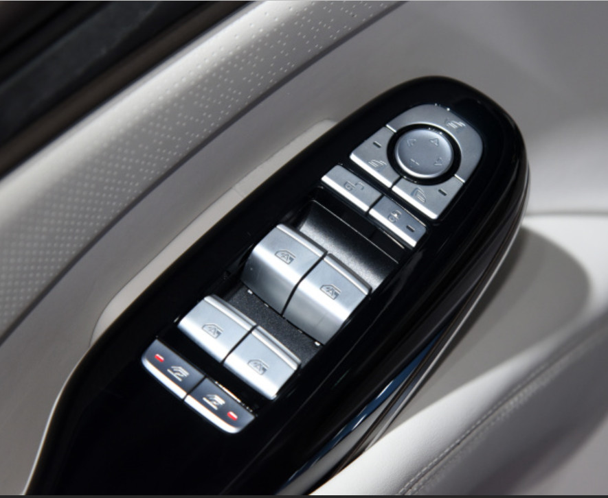 Denza D9 2022 DM-i 970 Four Wheel Drive Flagship Version 5 Door 7 seats Medium&Large MPV