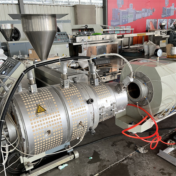 HDPE Plastic Pipe Making Machine , Agricultural Irrigation Pipe Gas Tube Production Line
