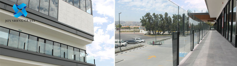Glass railing guardrail for outdoor fencing