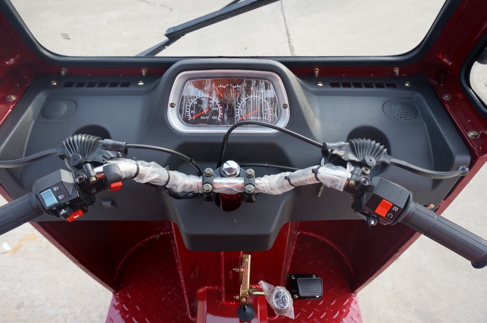 Three Wheel Motorcycle Scooter 3100mm*1000mm Cabin Tricycle