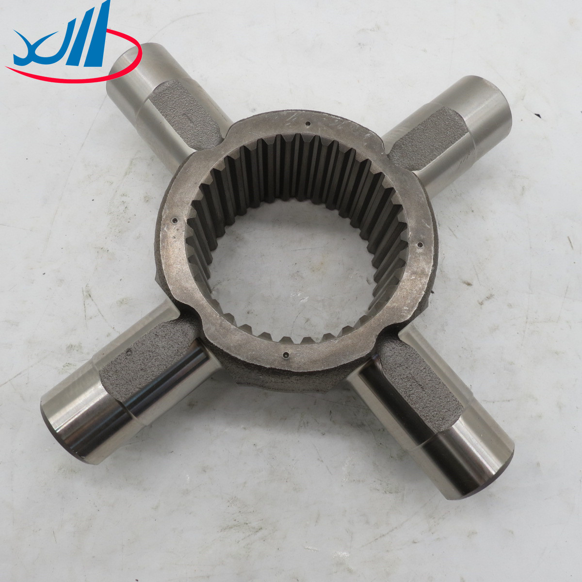 Good Performance Cars And Trucks Cross Axes Between Shafts AZ9981320139
