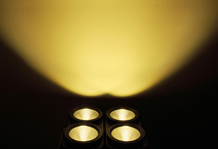 Stage 4 Eyes Audience Blinder Cob Light with 4*100W Jingxin Lamp LED Matrix Light