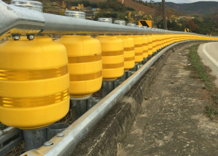 Tunnel Portal Roller Crash Barrier , Guardrail Safety Rolling Guard Barrier