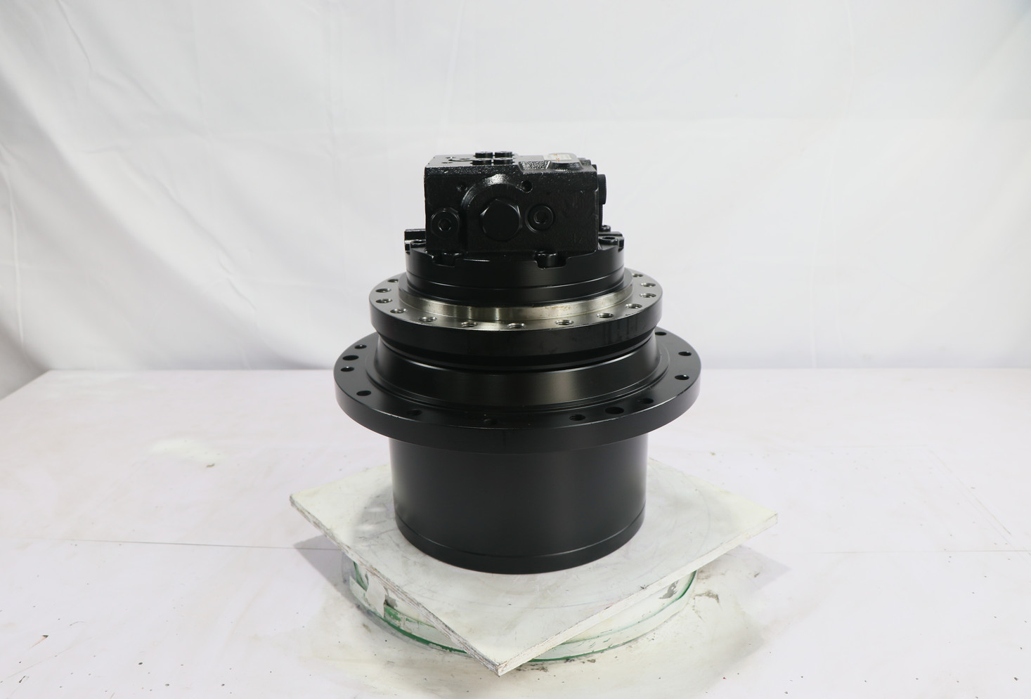 TM18 Excavator Spare Parts , Stepping GM18 SK130 Hydraulic Travel Motor