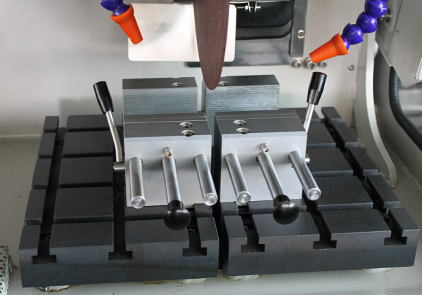 Solid Material Made Laboratory HC-350A Sample Cutting Machine 4KW