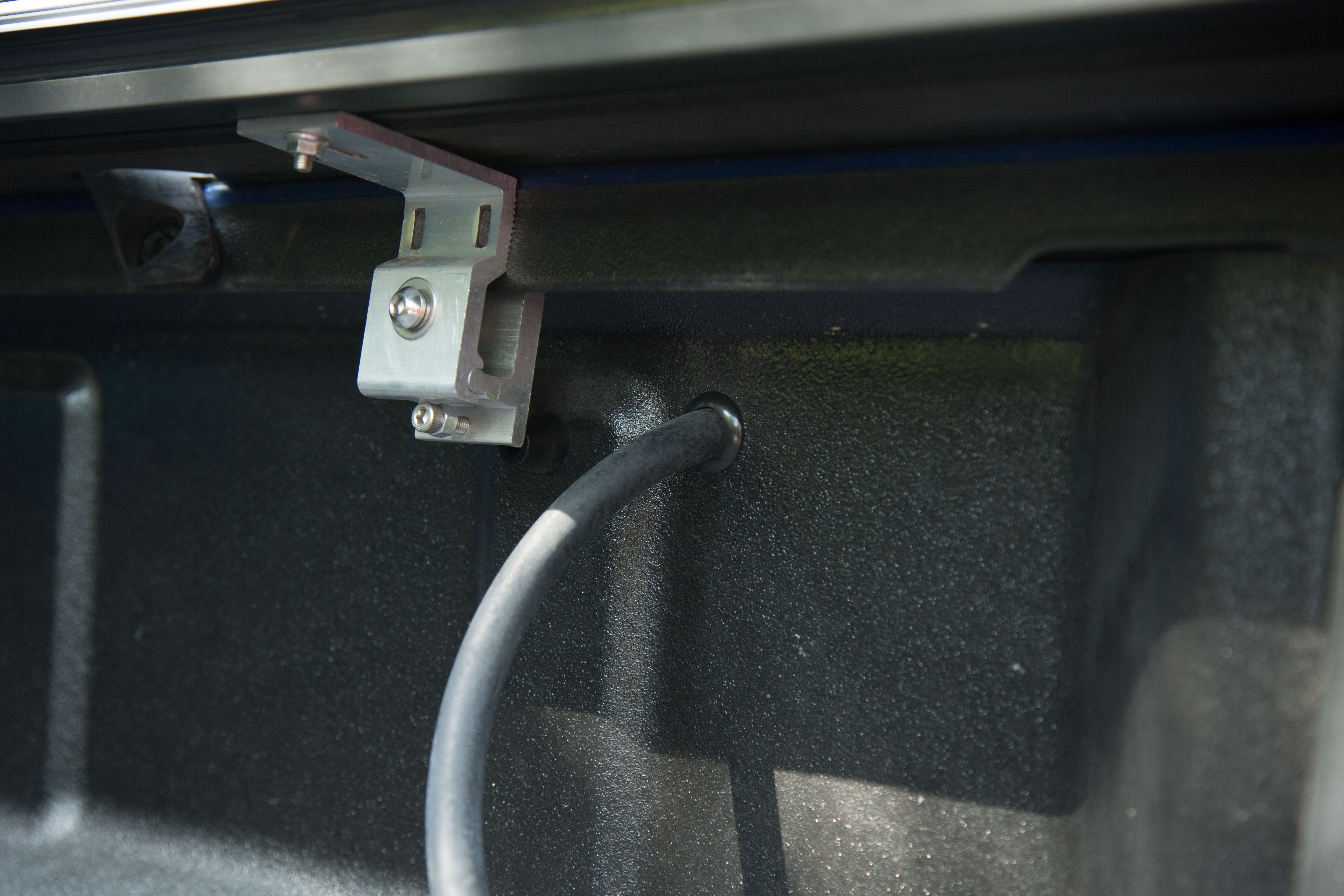 Retractable Canopy Roller Shutter Sale 4WD Overland Accessories for Nissan Navara NP300