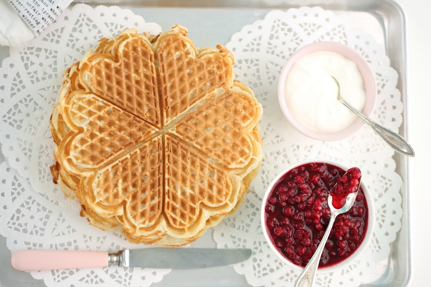 Easy Using Grill Waffle Maker , 100V-240V Heart Shaped Waffle Maker, waffle maker with automatically temperature control