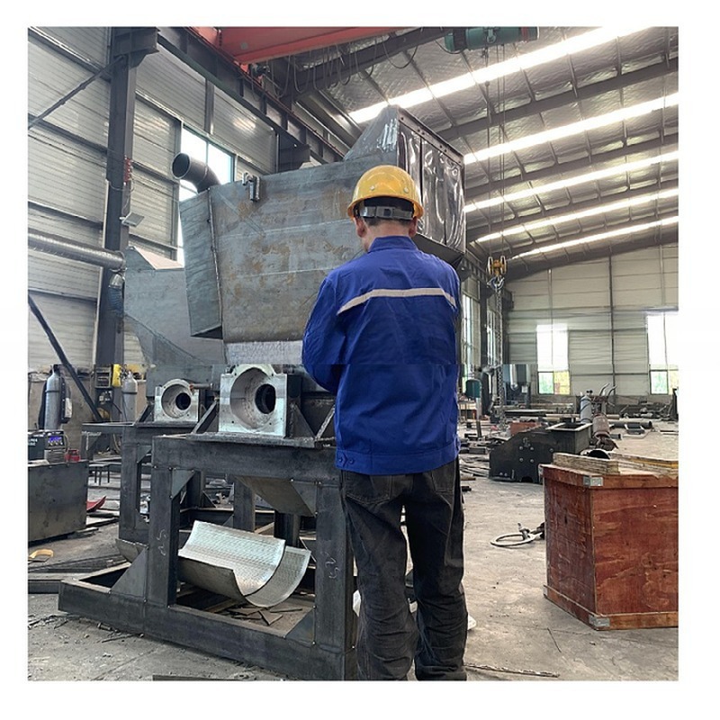 22kW Power Small Tire Waste Plastic Crusher Shredder Design in Building Material Shops