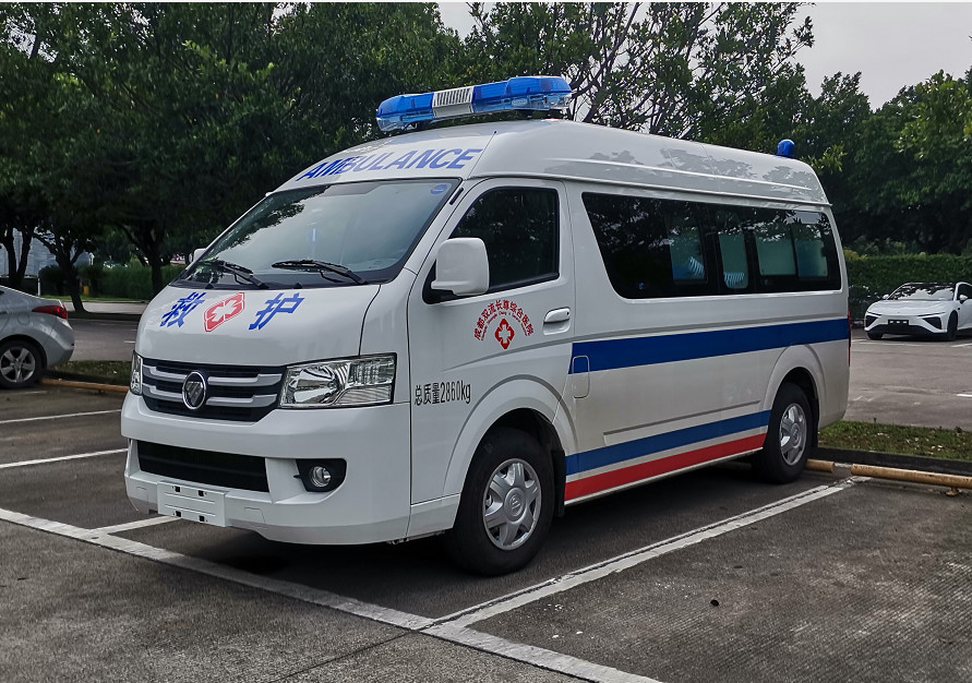 Futian Emergency Medical Services Ambulance 7 Seat Rear Drive 4×2