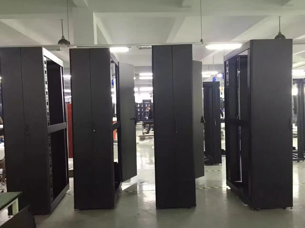 15U-47U Optional Network Rack Cabinet Customizable Size For Data Center