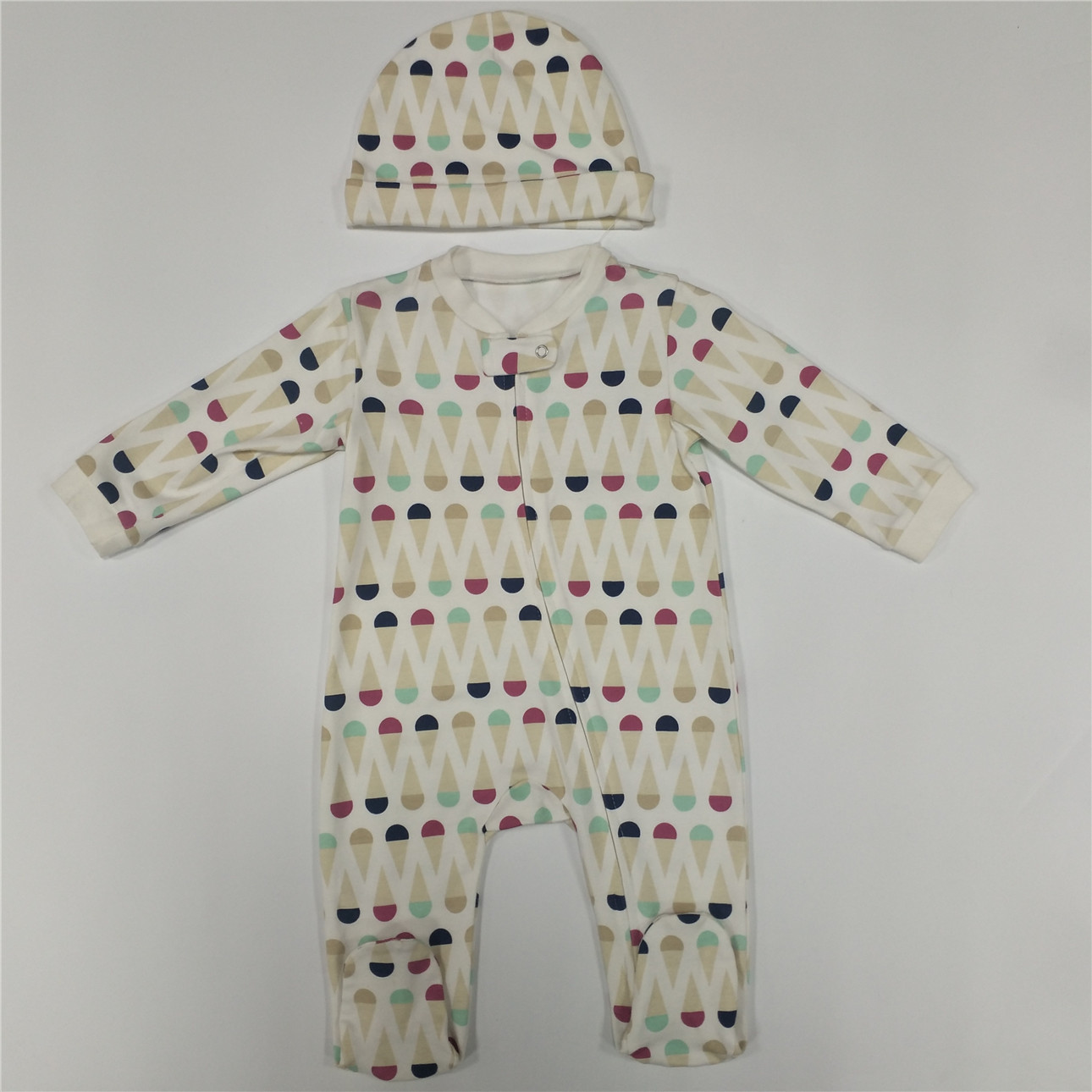 Winter Footies Baby Clothes with Zipper Opening and Fashionable Pattern Printing