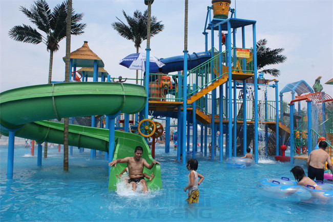 Customized Playground Water Slide Medium Theme Park Aqua Tower
