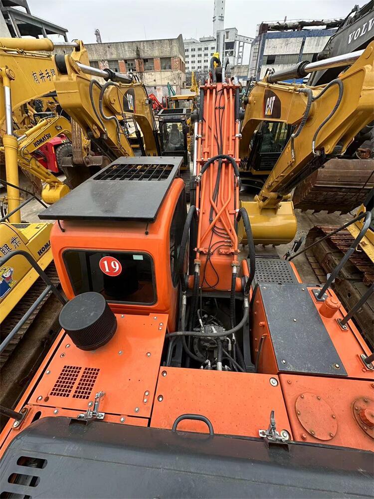 Original Doosan Engine DX220 DX225 Hydraulic Crawler Excavator for Your Construction Needs