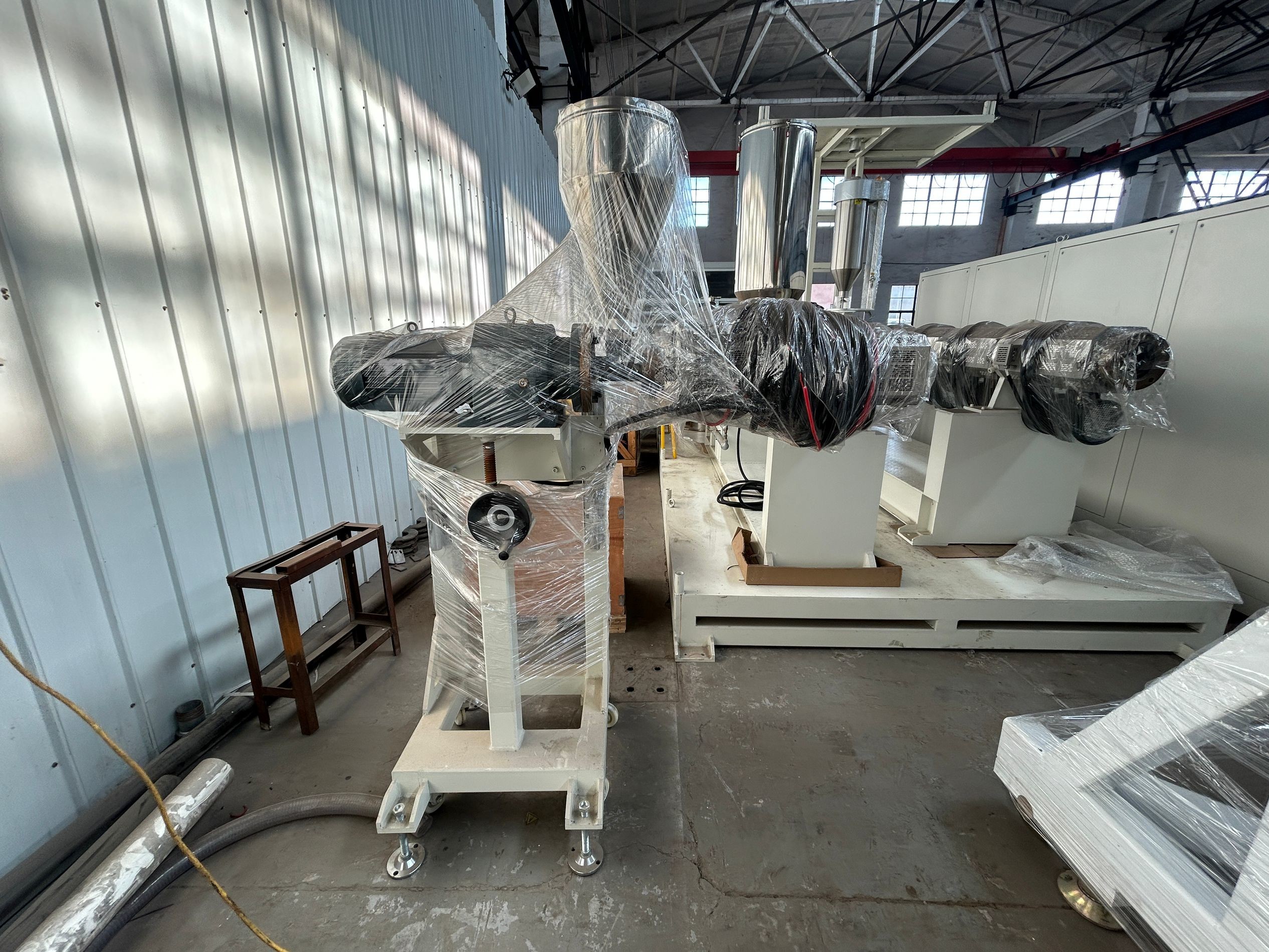 16-1600mm High Speed HDPE PE Water Plastic Pipe Gas Pipe Extrusion Machine Line For Making Plastic Pipes With High Efficiency