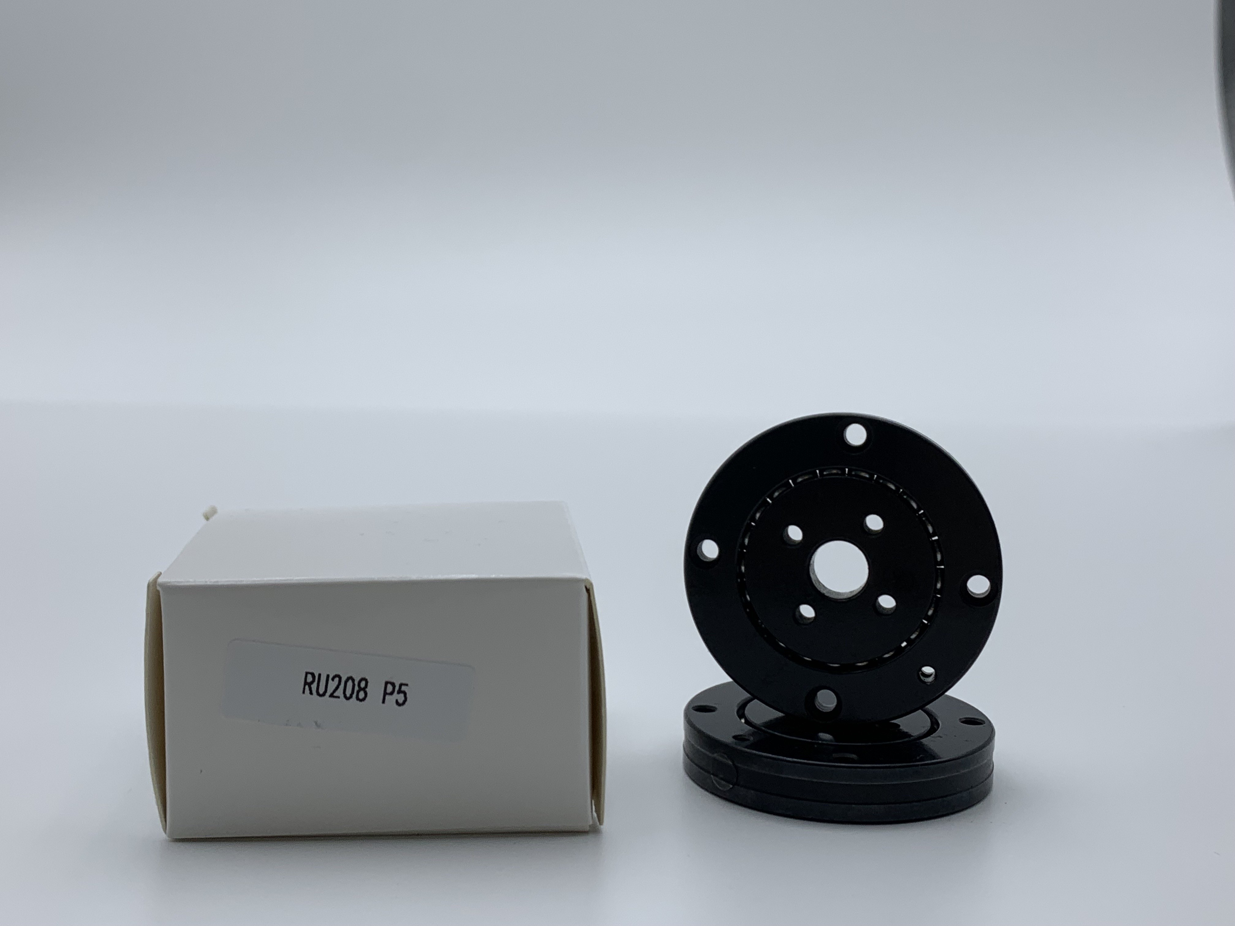 Precision Custom Bearings Non Standard Bearing RU208 P5 Crossed Roller Bearing